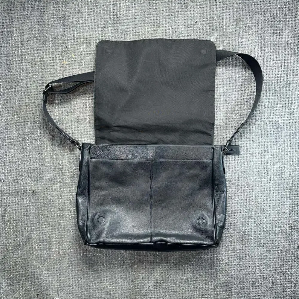 Coach  Messenger Bag in Black Pebble Leather